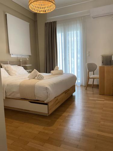 Acropolis Central Living