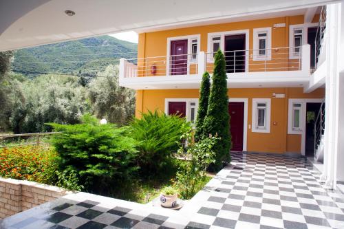 Nespecifikovaný výhled na hory nebo výhled na hory při pohledu z aparthotelu