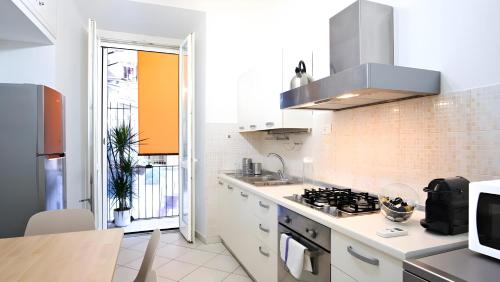 Elegantis Giolitti Suite Apartment with Private Balcony