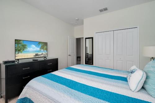 Free Waterpark Game Room Heated Pool 6MI Disney photo 9