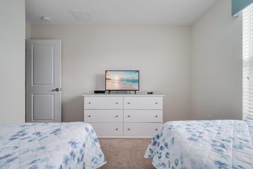 Free Waterpark Game Room Heated Pool 6MI Disney photo 17