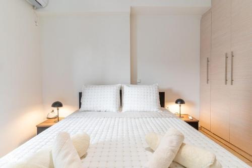 Emeralds - Premium & Modern Stay in Egaleo-Athens