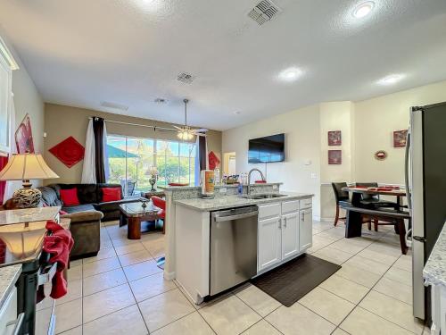 Private pool & spa villa w game room near Disney photo 17