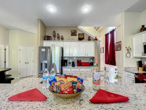 Private pool & spa villa w game room near Disney photo 14