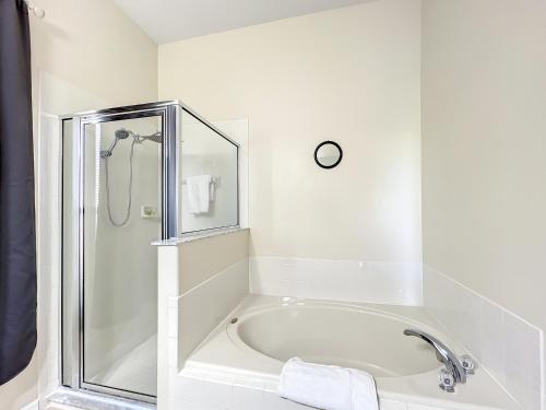 Private pool & spa villa w game room near Disney photo 43