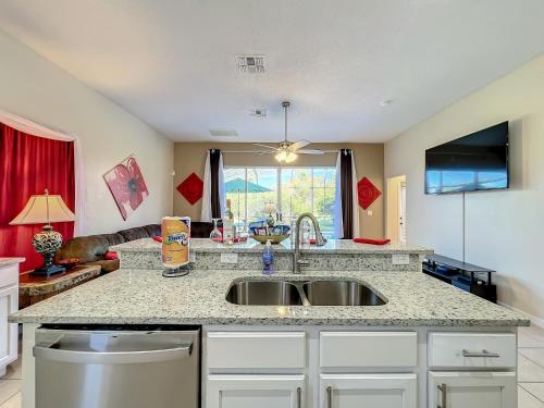 Private pool & spa villa w game room near Disney photo 24