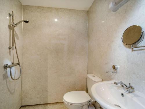 Koupelna v ubytování 1 Bed in Brampton 73577