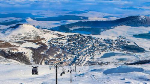 Το Chalet l'Anorak Super Besse τον χειμώνα