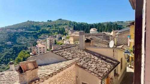 an aerial view of a town with buildings at Casa di Nonna in Montefranco