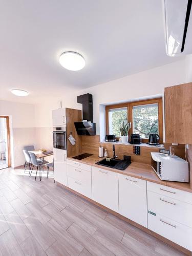 L Apartment II