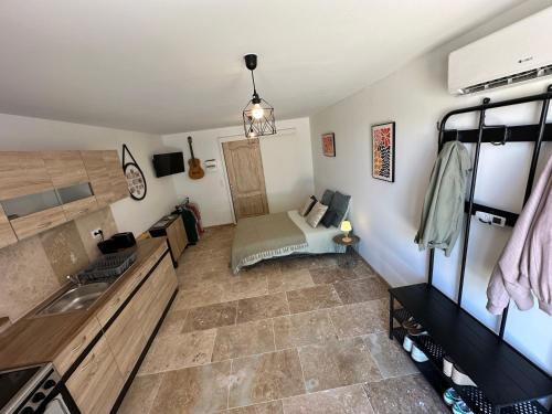Studio avec extérieur à 2km du centre
