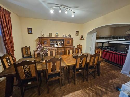 Una cocina o cocineta en Gite du menuisier