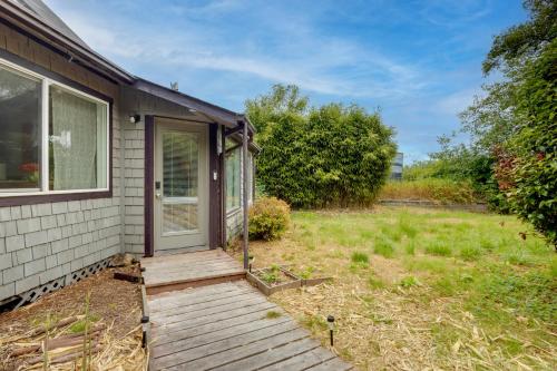 Κήπος έξω από το Walk to Main Avenue Cozy Unit in Warrenton