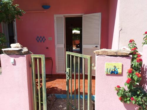 Un balcón o terraza de Casa vacanze Wally a Posada, Sardegna
