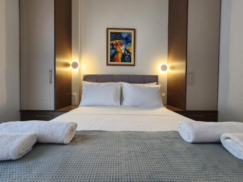 Smile in Center of Athens, Optional Breakfast