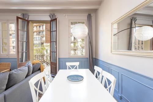 Classic apartment with terrace