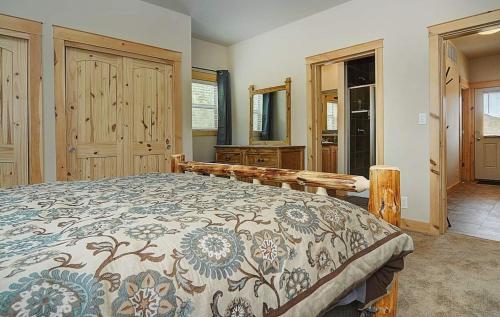 a bedroom with a large bed in a room at Salida - Monarch Family Getaway! in Monarch