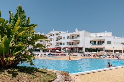 Mafalda's Alvor Apartment by Mycelia