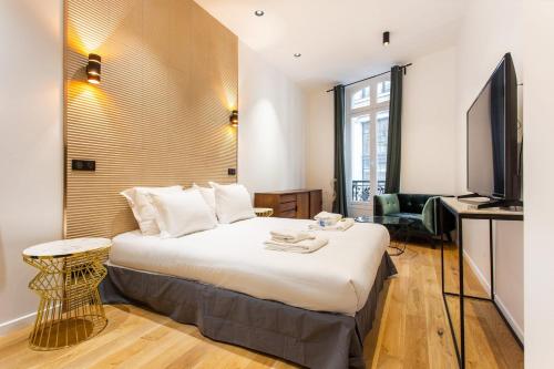 My Paris Apartments - Champs Elysées