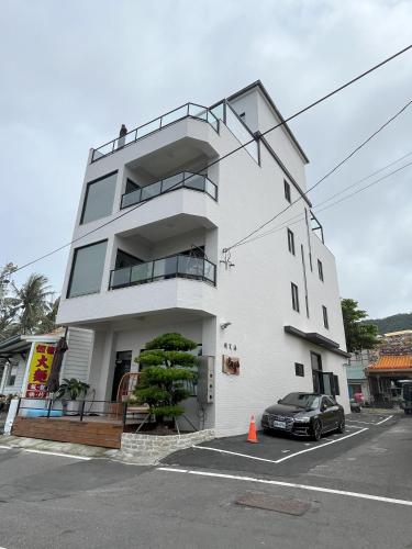Edificio en el que se encuentra la habitación en casa particular