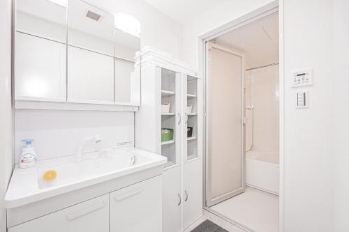 Ueno home 10-minute walk from Ueno Station, 4-minute walk from Inaricho Station, 10-minute walk to Asakusa, 2nd and 3rd floors
