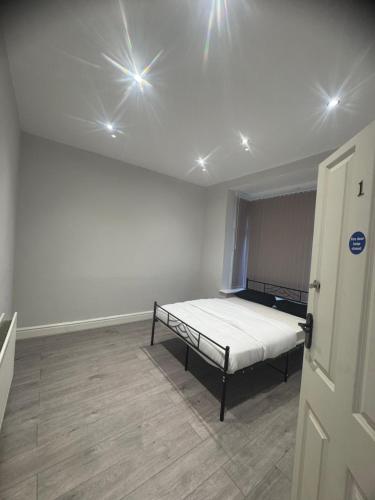 Postel nebo postele na pokoji v ubytování 56 beresford street manchester