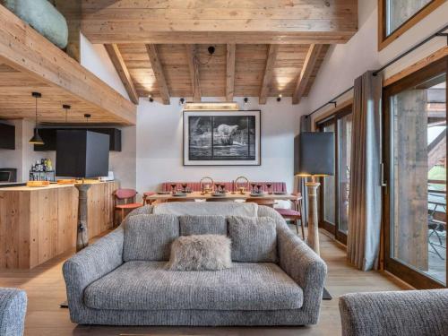 Duplex chic ski aux pieds avec parking et balcon à Méribel
