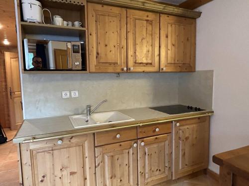 Køkken eller tekøkken på Appartement confortable 4/6 pers. à Méribel, proche pistes - FR-1-355-275