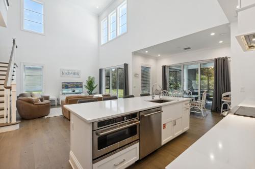 Dapur atau dapur kecil di 139 Ocean Estates Dr
