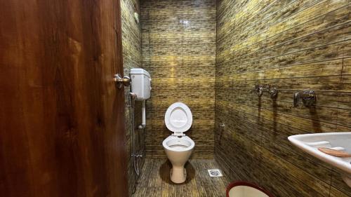 Et badeværelse på Pks hotel shahanai