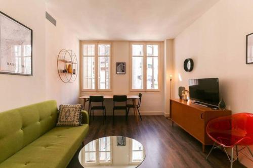 Stylish 2 Bdr In Trendy Gracia