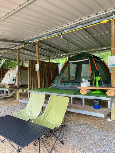 Billede fra billedgalleriet på Khaosok Mysterious Restaurant and Camp ร้านลึกลับริมคลอง i Khao Sok