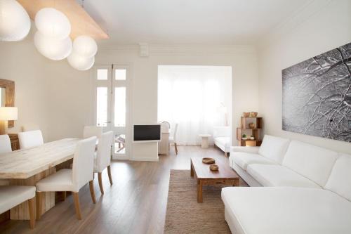 Casanova Charm 4BDR Apartment