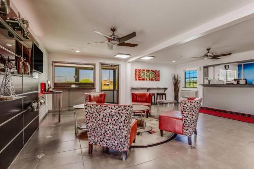 Gambar di galeri bagi Econo Lodge Inn & Suites di Enid