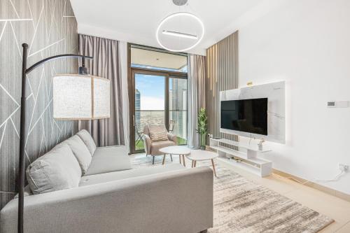 Modern 1BR apartment in Burj Crown