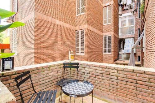 Colorful With Cozy Terrace In Gracia