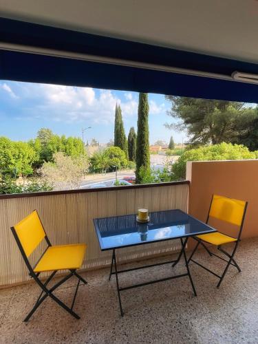 T2 avec terrasse & parking à 5 min du centre, 10 min des plages
