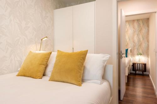 Central Porto Hideaway with Sunny Terrace by Lisbeyond
