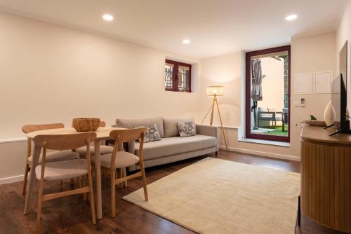 Central Porto Hideaway with Sunny Terrace by Lisbeyond