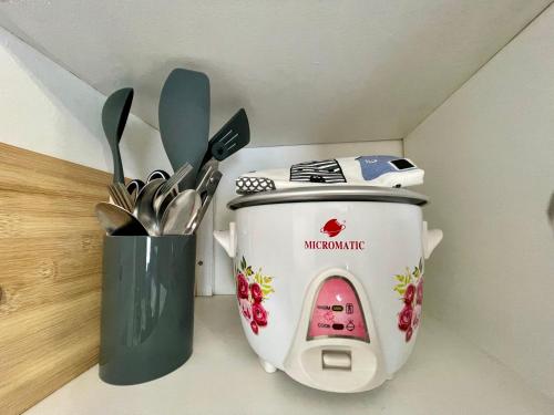 Fotografie z fotogalerie ubytování Studio Unit at Grand Riviera Suites in front of US Embassy v destinaci Manila