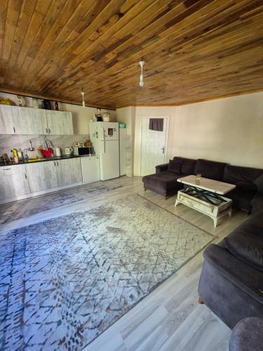 Η κουζίνα ή μικρή κουζίνα στο Complete Apartment in Etiler Beşiktaş