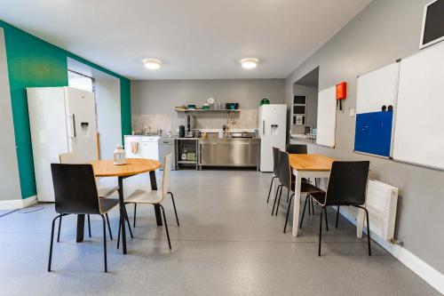 Η κουζίνα ή μικρή κουζίνα στο Compact Ensuite Room In Heart Of Georgian Dublin