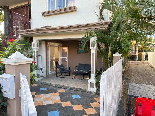 Cosy appartement rez-de-chaussée 3 Chambres à coucher Proche de la plage