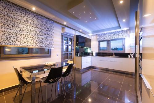 Χώρος καθιστικού στο Casa Grande Luxury Villa