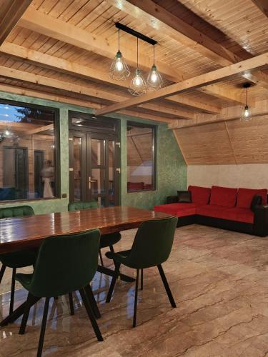 Χώρος καθιστικού στο Cabana Doi Brazi A-FRAME