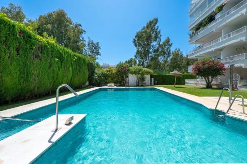 Luminoso loft con piscina en Puerto Banús