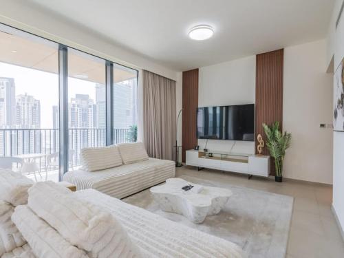 TRPS - BLVD Heights, Downtown Dubai - Luxury 1BR, Close to Dubai Mall