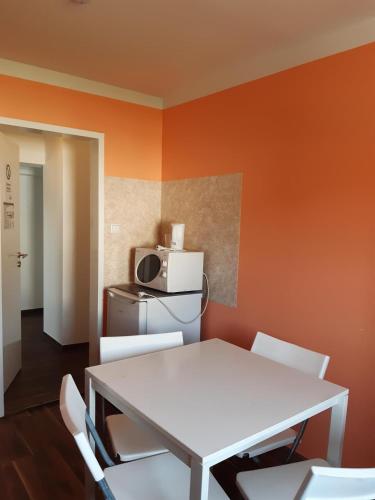 Gambar di galeri bagi 2-Rent Group Hostel Rooms&Apartments EVE168 di Munich