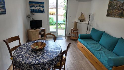 Et opholdsområde på Le Gabian, duplex proche plage et centre