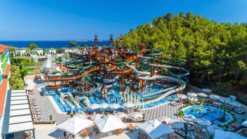 Piscine de l'établissement Nirvana Dolce Vita - Ultra All Inclusive ou située à proximité